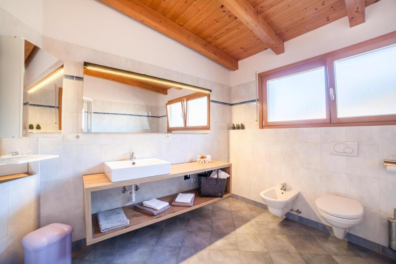 Oberegghof Ferienwohnung Hahnenkamm Rifiano Exteriör bild